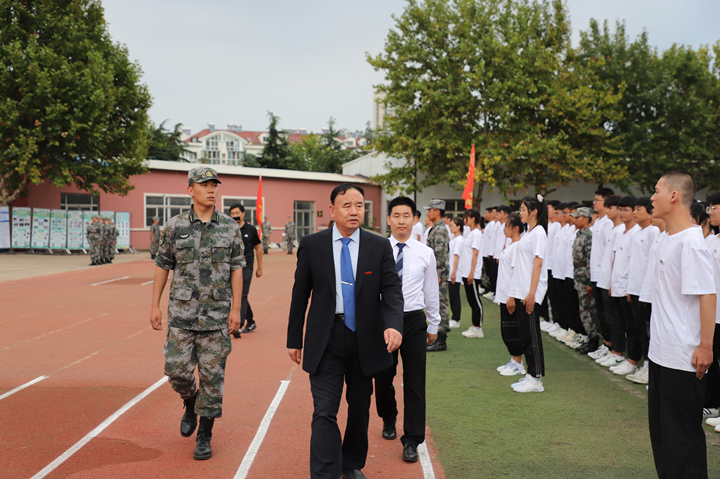 青岛滨海学院军训团图片