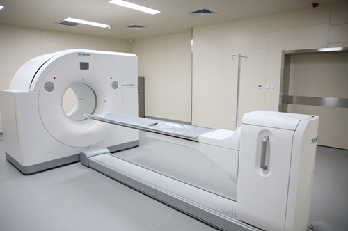 小图 青岛滨海学院附属三甲医院 肿瘤细胞高端筛选设备——pet-ct.JPG